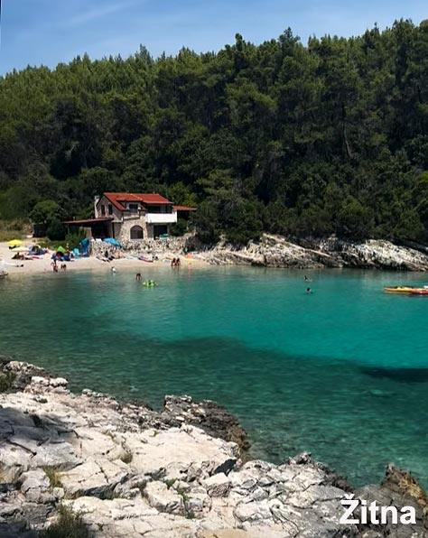 Pebble beach in Zitna
